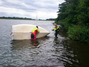 Zeilboot in nood op de Maas Stevensweert